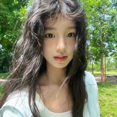 圣洁的艾曼妞
